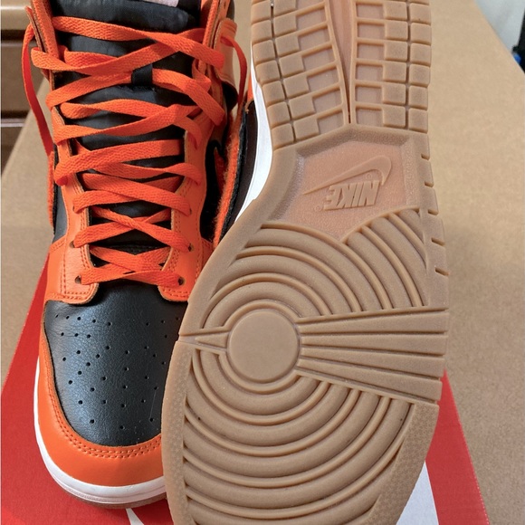 NIKE DUNK HI RETRO UNIVERSITY - Picture 3 of 4